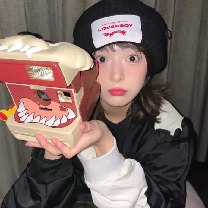 母亲机器人 封面